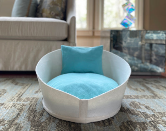 CatsEssentials Offers Innovative Sleeping Solutions to Improve The Health & Wellness Of Feline Friends