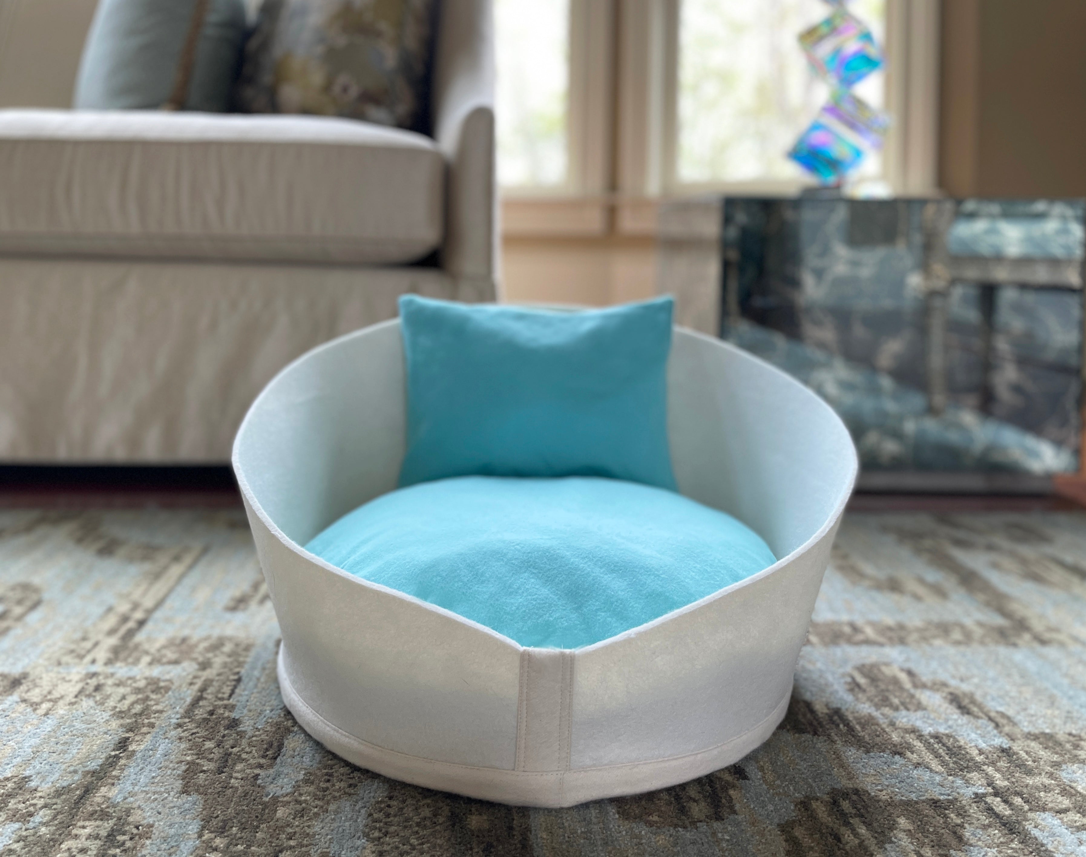 CatsEssentials Offers Innovative Sleeping Solutions to Improve The Health & Wellness Of Feline Friends